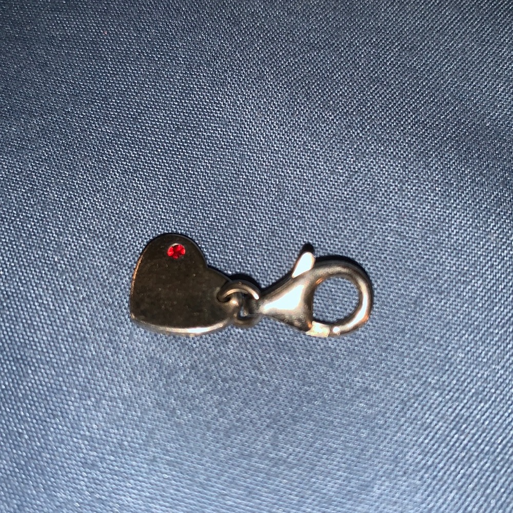 Hot Diamond’s heart charm